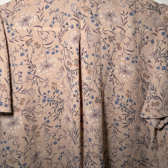 Reitmans Beige and Navy Floral Blouse - Picture 6 of 8